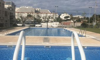 Ground Floor Facing the Sea, in Complex with Pool and Common Areas.