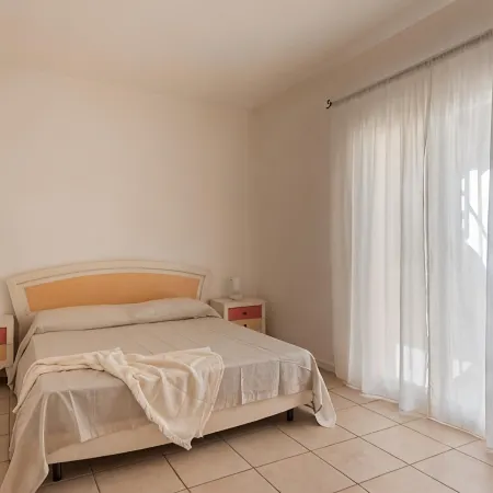 Elegant Residence Ea Bianca 2 Bedroom Sleeps 6  Plus Extra Bed Available