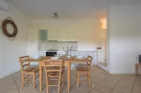 Elegant Residence Ea Bianca 2 Bedroom Sleeps 6  Plus Extra Bed Available - 2-نجوم