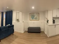 Cozy Suite-Close to Pickering Casino Resort, dog parks, and waterfront Trail فنادق في أجاكس