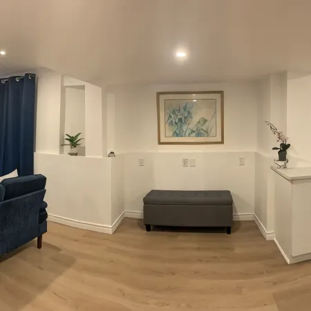 Cozy Suite-Close to Pickering Casino Resort, dog parks, and waterfront Trail