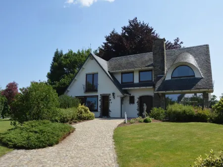 Elegant Villa in Stavelot with Fitness and Playroom and an Incredible Garden