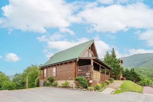 Graceful Awestruck Perfect Mountain Views with Pool Access by RedAwning