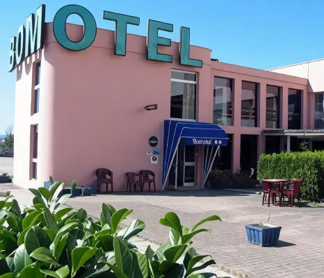 Hôtel Bomotel Hôtels à : Montluçon