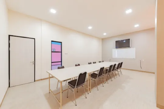 Sans Hotel Berau Square