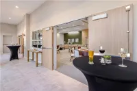 Cambria Hotel Burbank Airport - 3-Star