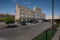 Quality Inn & Suites - parkir