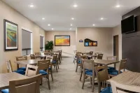 Days Inn & Suites by Wyndham Yorkton - Pools