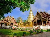 99 the Gallery Hotel Các khách sạn gần Đền Wat Lokmolee