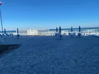 Condo on oceanfront property less than mile from boardwalk - Private Pools