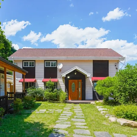 Gyeongju Healing House Pension Отели рядом с достопримечательностью «Храм Синсонса»