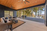 Secluded, modern, spectacular views, hot tub on 18 acres. Firepit,games & more! - 4-Star