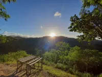 Raw Camping at Camping Paradise Singalong Mountain Garden のホテル