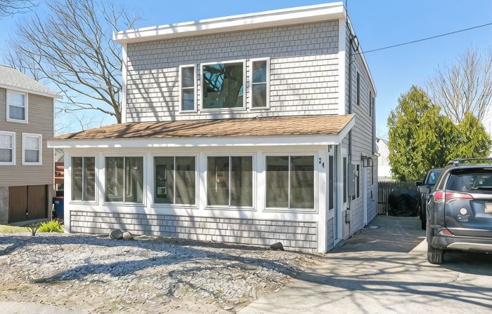 Beach, Breeze & Bunk Beds. FamilyFun Steps to the Shore. Dog-Friendly, GameWall.