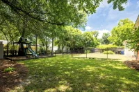 Midtown Brick Cottage 3BR, 2BA • 15 Mins to Ft Moore