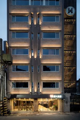 Huada Hotel
