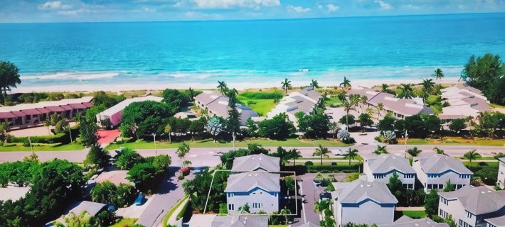 Island Living on Longboat Key 3 minute walk to the beach! Hotels in Longboat Key