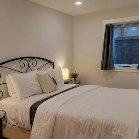 CLASSY, MODERN FAIRHAVEN CONDO WITH GARAGE & EVSE. JUST STEPS TO EVERYTHING!