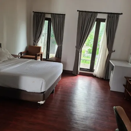 Two Rich Hotel Jepara by KIYANA
