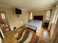 Colonial House, beautifull spacious garden house