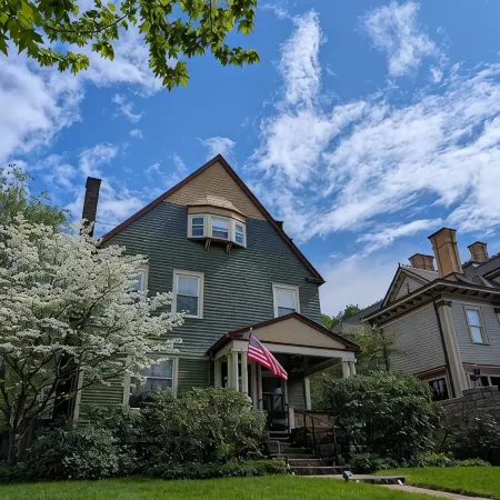 Victorian River Trail Retreat - Williams House
