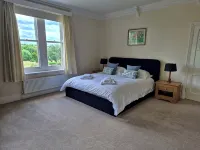 Spacious house with a large garden on a private country Estate - Homestays