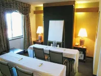 Super 8 by Wyndham Milwaukee Airport Hotels near Pitman Theater