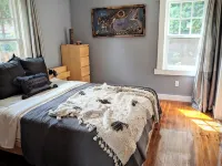 Dragonfly House-One Bedroom Craftsman in Trendy Kenton - Holiday Apartments
