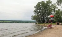 Spacious 4-bedroom vacation home steps to Keuka Lake