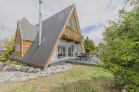 Cozy Lake Tekapo Stay with Mountain Views - Hot Springs