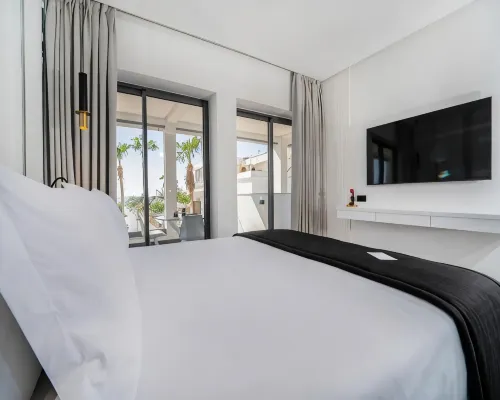 PETIT PALACE SUITES HOTEL Hotels near Charaf