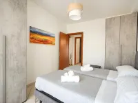 Mistral Suite Apartment - free private car park Hotels in Palese