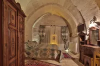 ShoeString Cave Hotel - piscina