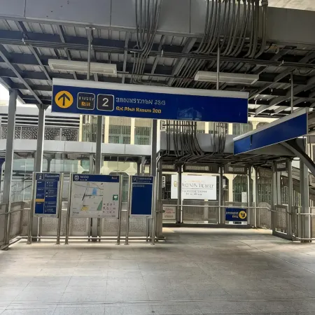 Bangwa House - MRT Bangwa Station Отели рядом с достопримечательностью «Станция метро BTS-Bang Wa»