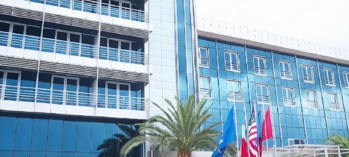 Hotel Vlora International ブロラのホテル