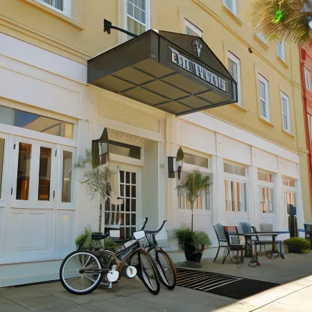 The Vendue, Downtown Art Hotel