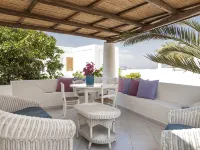 La Piazza Luxury Hotel & Spa Hotele w: Panarea