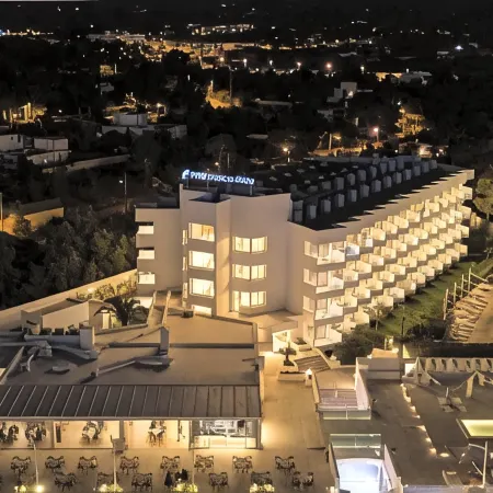 THB Naeco Ibiza - Adults Only Отели рядом с достопримечательностью «Пляж Эс-Пуэт»