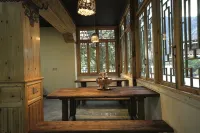 Danba Zongkar Homestay - bar