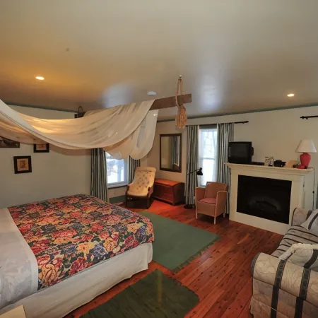 Little Shemogue Inn