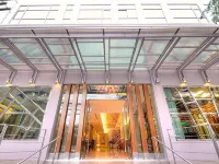 One One Bangkok Отели рядом с достопримечательностью «Торговый центр SeenSpace»