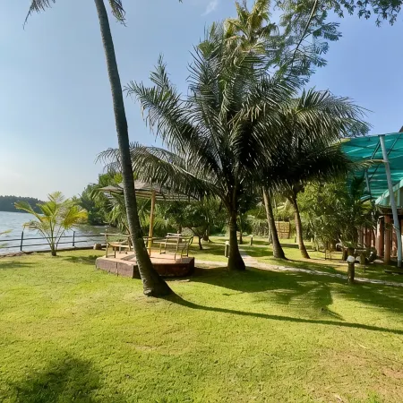 Lake N River Resort Munroe Island