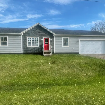 Cozy Family Home in the heart of Kensington.  Close to all amenities!