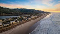 Rockaway Beach | Beach Access, Hot Tub & Fire Pit - 비치