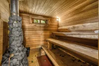 Serene Retreat on 45 Acres in Eagle Creek, OR - Perfect Getaway Spot - 4-Star