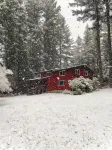 Naked Elk Lodge: 4 Bdrms, Hot Tub, Projector TV near Mt. Rainier