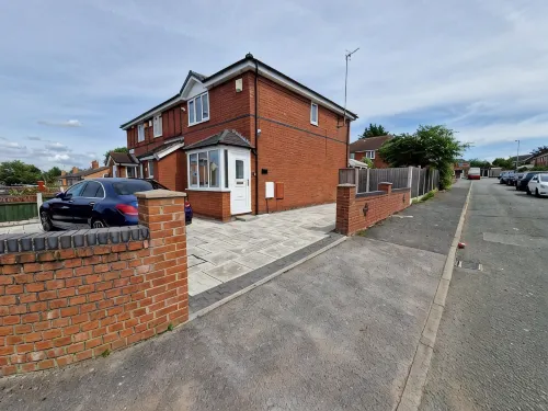 Luxury Liverpool House Near City Centre and Football Stadium - Bungalows