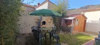 The hut at the bottom of the garden - Vila