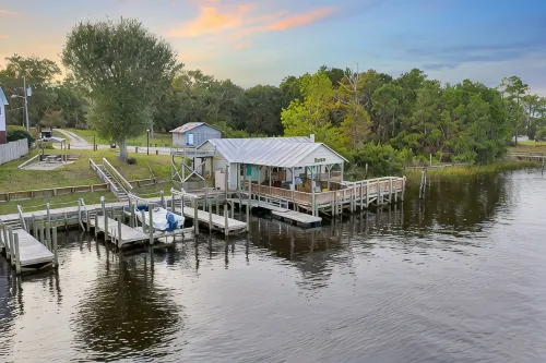 Cozy Waterfront Home Near Holden Beach! Dock for Boat with Dock for Fishing 2Br - 3-Star