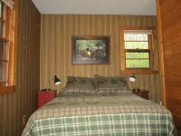 The King's Cottage ~ A Very Quiet Northwoods Retreat/Abuts Bearskin State Trail - Chalets